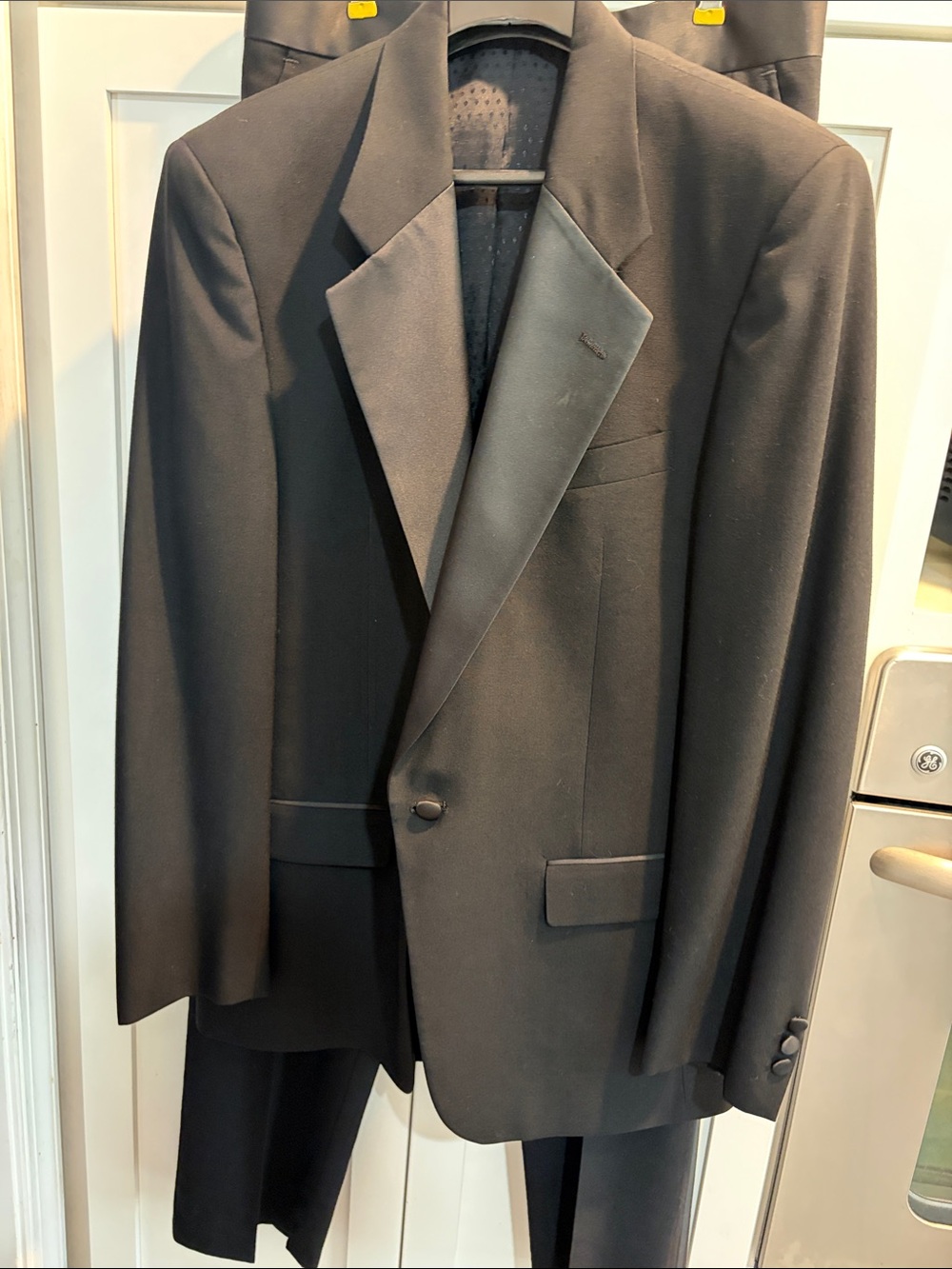 Halston Men's Black Classic Single-Breasted Suit Jacket